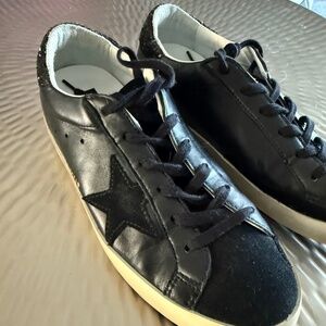 Super-Star Leather Glitter Low Top Sneakers